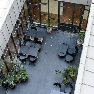 Espace indépendant 290 m² 53 postes Location bureau Rue Cambacérès Paris 75008 - photo 2